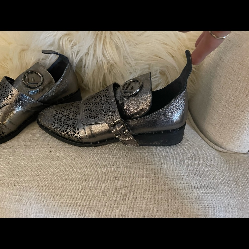 Like New Condition - image 2